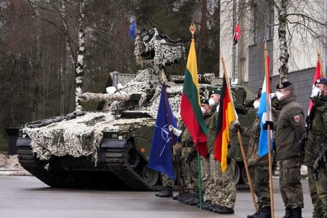 Bất chấp kêu gọi từ Ukraine, phương Tây loại bỏ mọi khả năng can thiệp quân sự (25/2/2022)